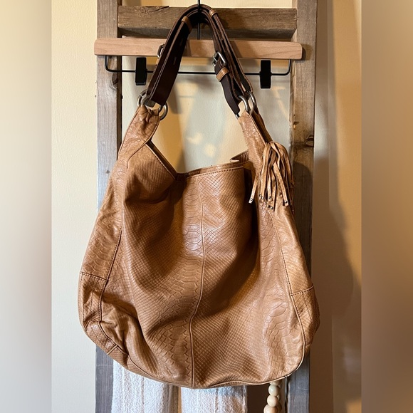 Elegant Tan Leather Hobo Bag - Picture 2 of 15